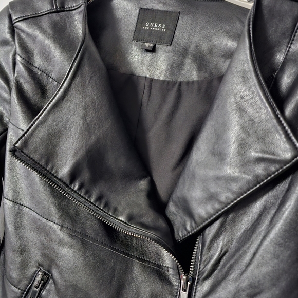 GUESS Size XS Faux-Leather Collarless Moto Black Zipper Jacket Waist Length - Picture 3 of 16